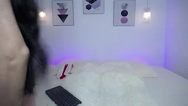 roxxi33 online show from October 28, 2025, 12:25 am