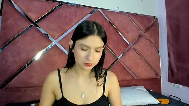 Snapshot of AggathaSanders_ chatting on October 15, 2025, 2:11 am AggathaSanders online show from October 15, 2025, 2:11 am