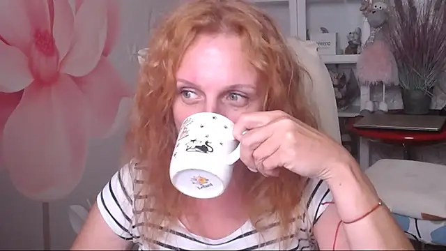 Snapshot of Venus_love1 chatting on July 29, 2026, 5:00 pm Venus love1 online show from July 29, 2026, 5:00 pm