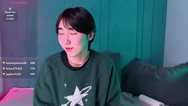 HeejinWang online show from November 13, 2025, 3:49 am