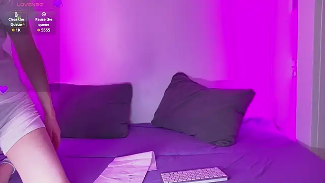 HeejinWang online show from March 28, 2026, 9:36 pm