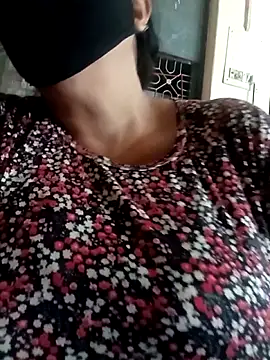 Snapshot of Love-890 chatting on October 6, 2025, 5:49 am Love-890 online show from October 6, 2025, 5:49 am