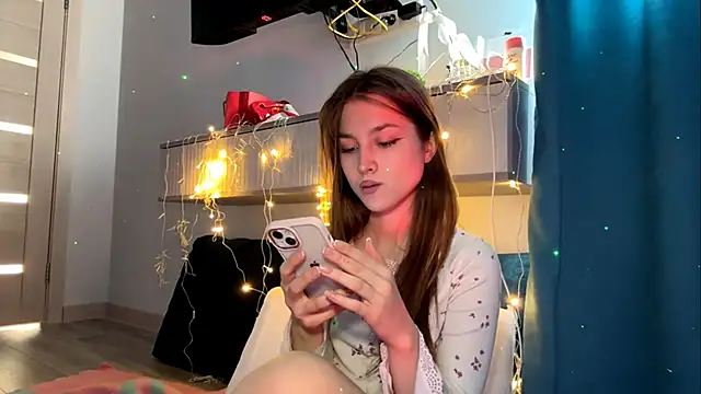 Snapshot of CutieAIice chatting on September 16, 2025, 1:23 pm CutieAIice online show from September 16, 2025, 1:23 pm