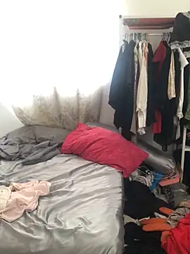 estradiolist online show from October 10, 2025, 4:33 am