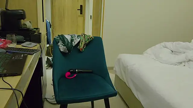 Snapshot of LustfulSin_ chatting on November 1, 2025, 10:12 pm LustfulSin online show from November 1, 2025, 10:12 pm