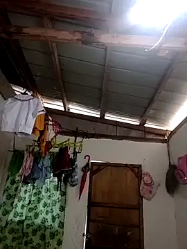 Snapshot of sweet_bella16 chatting on October 1, 2025, 5:24 am sweet bella16 online show from October 1, 2025, 5:24 am