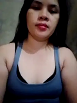 Snapshot of sweet_bella16 chatting on October 25, 2025, 12:07 am sweet bella16 online show from October 25, 2025, 12:07 am