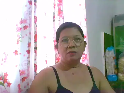 Snapshot of asian_bhebs1 chatting on October 17, 2025, 12:01 am asian bhebs1 online show from October 17, 2025, 12:01 am