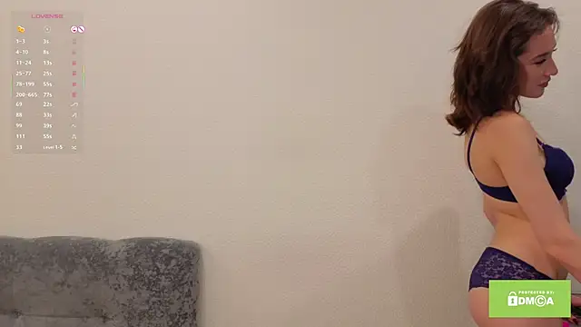 vanessa one  online show from November 9, 2025, 7:17 am