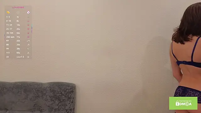 vanessa one  online show from November 16, 2025, 7:03 am