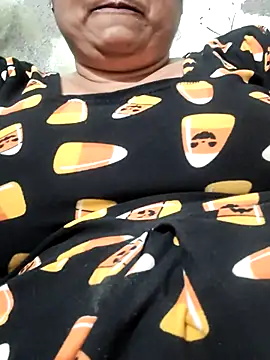 Snapshot of Mmm143 chatting on March 8, 2026, 4:49 am Mmm143 online show from March 8, 2026, 4:49 am