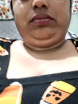 Snapshot of Mmm143 chatting on March 17, 2026, 1:32 am Mmm143 online show from March 17, 2026, 1:32 am