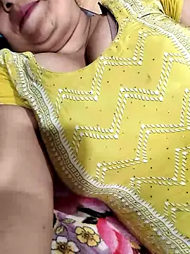 Snapshot of Mmm143 chatting on March 21, 2026, 8:41 am Mmm143 online show from March 21, 2026, 8:41 am