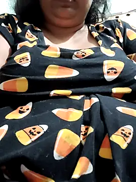 Snapshot of Mmm143 chatting on March 25, 2026, 11:44 pm Mmm143 online show from March 25, 2026, 11:44 pm