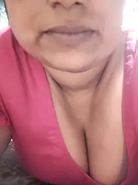 Snapshot of Mmm143 chatting on March 29, 2026, 2:06 pm Mmm143 online show from March 29, 2026, 2:06 pm