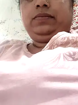 Snapshot of Mmm143 chatting on March 31, 2026, 3:52 am Mmm143 online show from March 31, 2026, 3:52 am