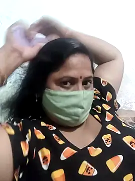 Snapshot of Mmm143 chatting on April 3, 2026, 8:23 am Mmm143 online show from April 3, 2026, 8:23 am