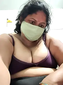 Snapshot of Mmm143 chatting on April 4, 2026, 11:46 pm Mmm143 online show from April 4, 2026, 11:46 pm