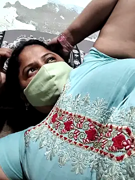 Snapshot of Mmm143 chatting on April 5, 2026, 6:05 pm Mmm143 online show from April 5, 2026, 6:05 pm