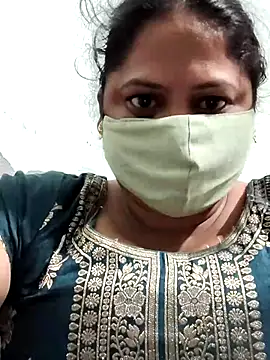 Snapshot of Mmm143 chatting on April 7, 2026, 2:12 am Mmm143 online show from April 7, 2026, 2:12 am