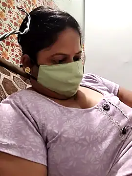 Snapshot of Mmm143 chatting on April 7, 2026, 11:26 pm Mmm143 online show from April 7, 2026, 11:26 pm