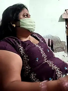 Snapshot of Mmm143 chatting on April 8, 2026, 12:05 pm Mmm143 online show from April 8, 2026, 12:05 pm