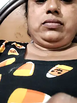 Snapshot of Mmm143 chatting on April 12, 2026, 5:56 am Mmm143 online show from April 12, 2026, 5:56 am