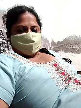 Snapshot of Mmm143 chatting on April 14, 2026, 10:38 pm Mmm143 online show from April 14, 2026, 10:38 pm