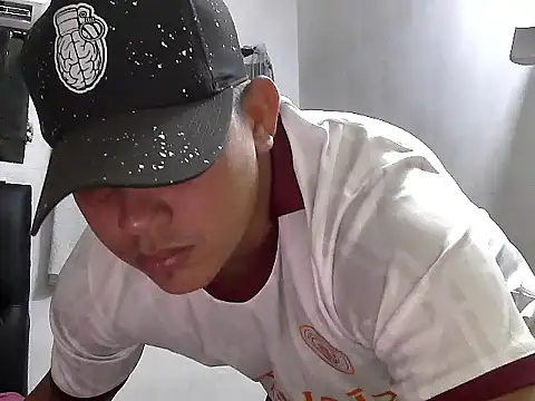 Alex man23 online show from December 5, 2025, 8:05 pm