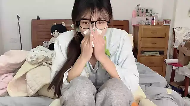 Akong11 online show from November 27, 2025, 4:47 am