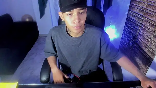 Hunteer Boy online show from October 3, 2025, 7:55 pm