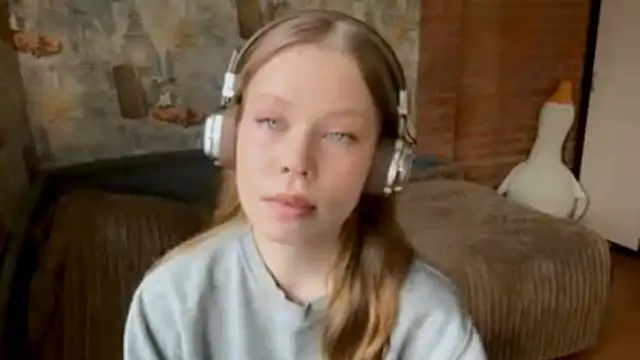 Snapshot of AmiraDehart chatting on September 24, 2025, 7:12 am AmiraDehart online show from September 24, 2025, 7:12 am