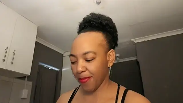 Lillyan N online show from February 5, 2026, 7:02 am