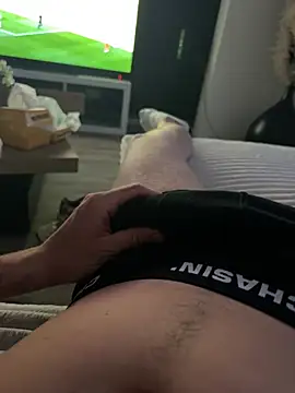 bobsex211 online show from June 20, 2026, 8:11 pm