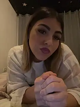 Snapshot of lolaadora chatting on October 8, 2025, 10:40 pm lolaadora online show from October 8, 2025, 10:40 pm
