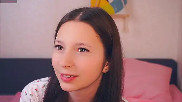 GabrielleLynchard online show from October 31, 2025, 7:04 pm