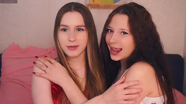 GabrielleLynchard online show from November 4, 2025, 7:35 pm