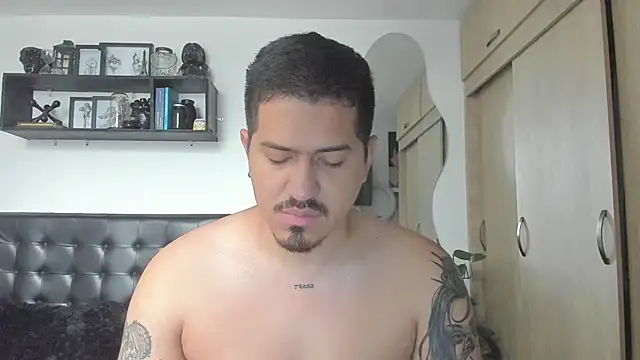 Arnolwilliams online show from September 27, 2025, 6:46 pm