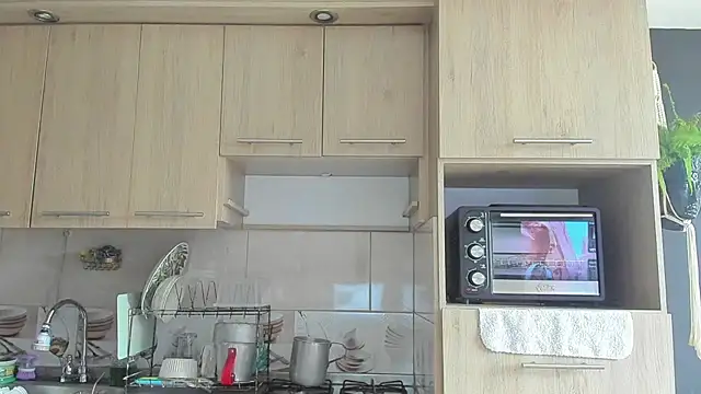 Arnolwilliams online show from October 17, 2025, 8:55 pm