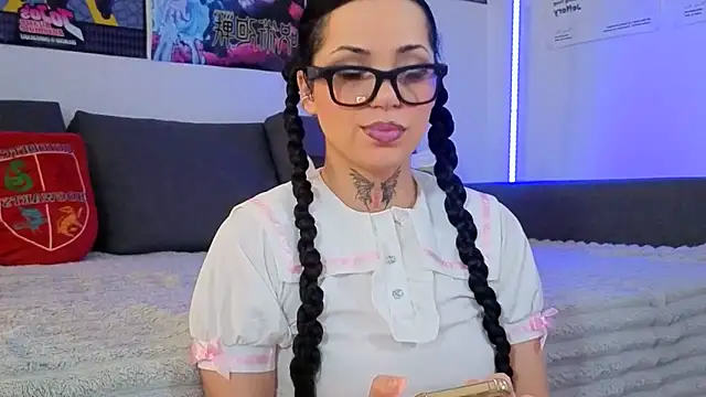 KiraQuinn1 online show from March 25, 2026, 2:56 pm