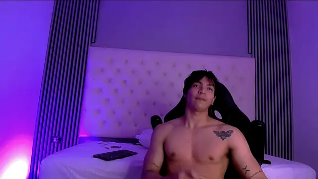 Snapshot of toji_luxxer chatting on November 14, 2025, 8:46 am toji luxxer online show from November 14, 2025, 8:46 am