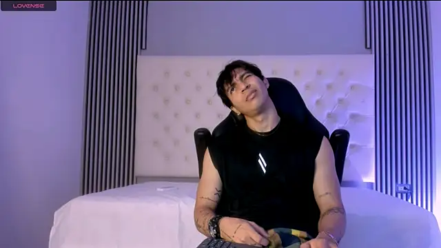 Snapshot of toji_luxxer chatting on December 3, 2025, 4:09 am toji luxxer online show from December 3, 2025, 4:09 am