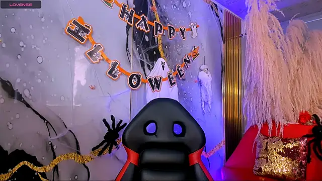 celeste hot   online show from October 17, 2025, 8:33 pm