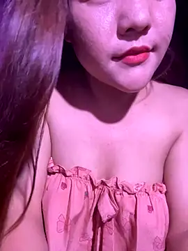 Trang-cute18 online show from September 24, 2025, 4:54 pm