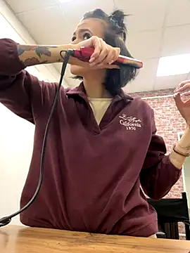 EmmaStarkk online show from November 7, 2025, 4:12 am