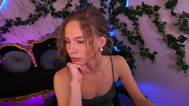 Snapshot of ShyySiren chatting on October 19, 2025, 7:09 am ShyySiren online show from October 19, 2025, 7:09 am