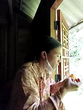 lily-00 online show from November 7, 2025, 1:27 am