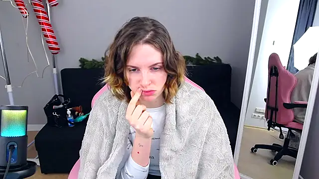 SabrinaRayX online show from December 14, 2025, 7:47 am