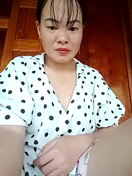 emilyzz online show from October 7, 2025, 12:52 am