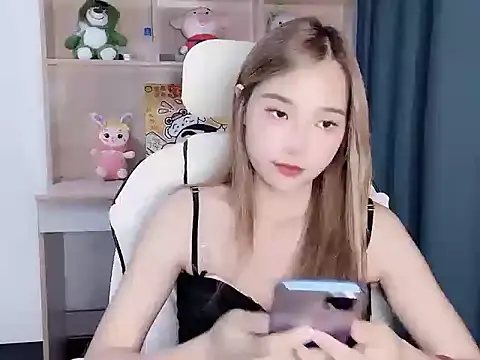 Snapshot of W-Sunflower chatting on October 3, 2025, 2:25 pm W-Sunflower online show from October 3, 2025, 2:25 pm